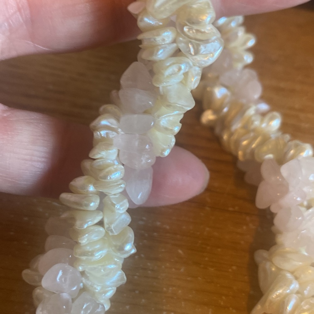 Gorgeous mother of Pearl and pink quartz necklace (JJ) - Picture 6 of 8